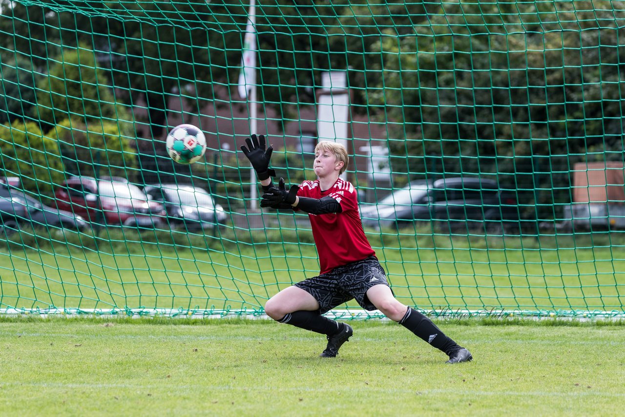 Bild 116 - F SV Boostedt - SV Fortuna St. Juergen : Ergebnis: 2:1